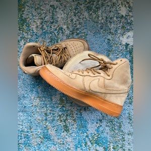 Nike Air Force 1 Mid EasyOn tan high top sneakers, size 6 youth